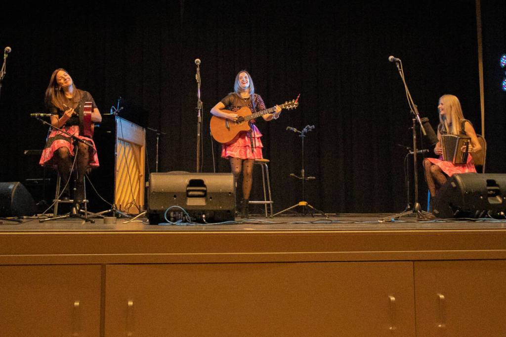 Ennis Sisters bringing music of Eastern Canada to Salmon Arm